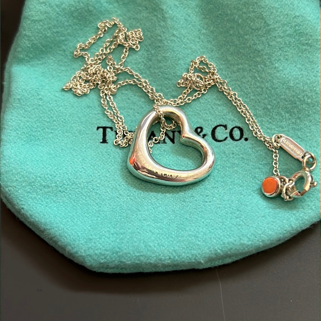 Genuine Tiffany & CO Sterling Silver Open Heart Pendant Choker Necklace 43cm