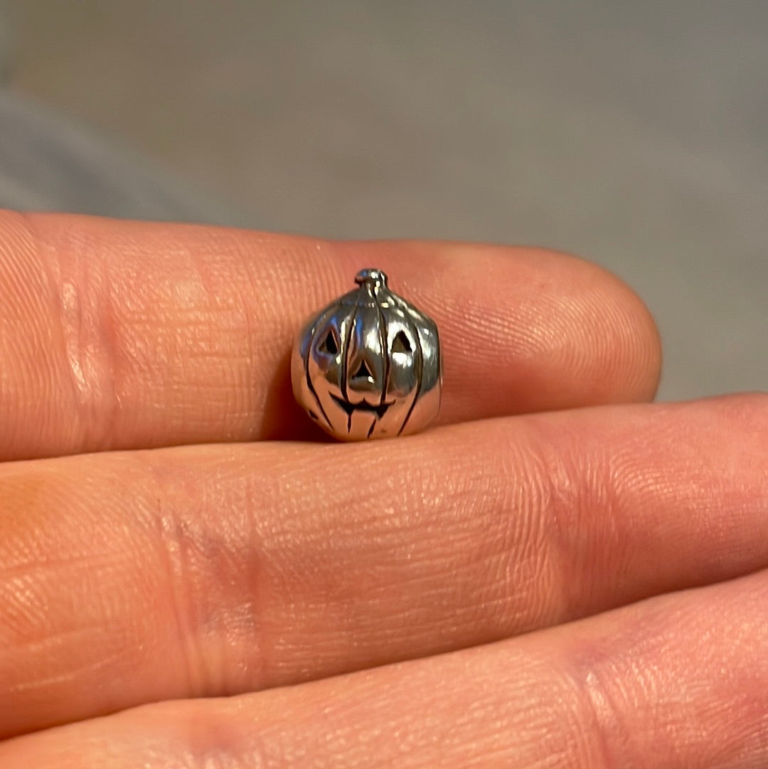 Genuine Chamilia Pumpkin Halloween Charm Jack o Lantern