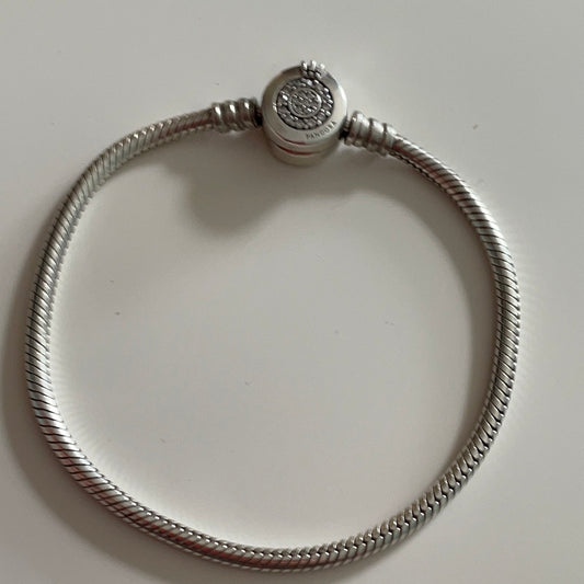 Genuine Pandora Moments Bracelet 18cm Crown Pave Clasp Smooth