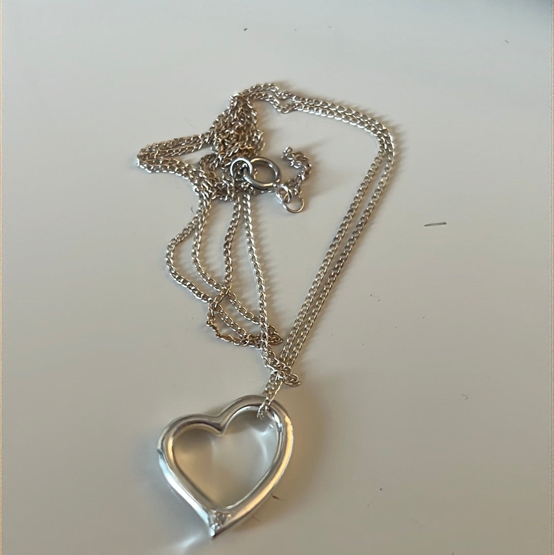 Brand New Sterling Silver Heart Necklace with Tiny Diamond 40cm Chain