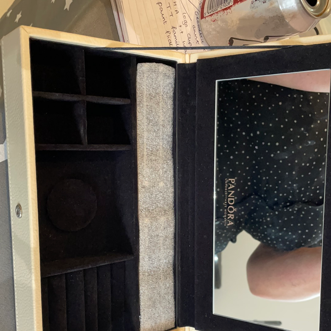 Genuine Pandora Cream Top Tier Jewellery Box Rare with Four Charm Bars