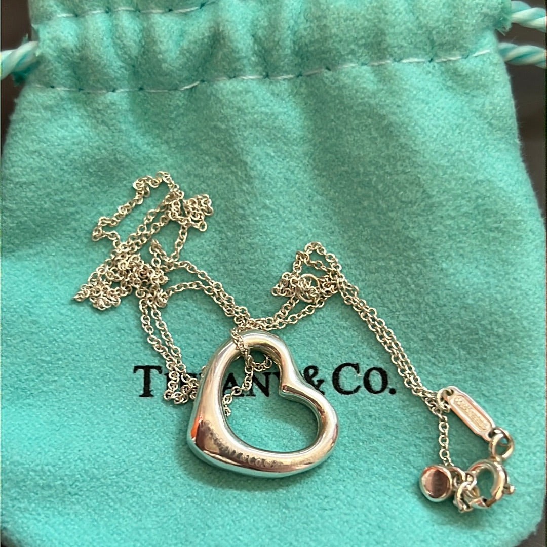 Genuine Tiffany & CO Sterling Silver Open Heart Pendant Choker Necklace 43cm