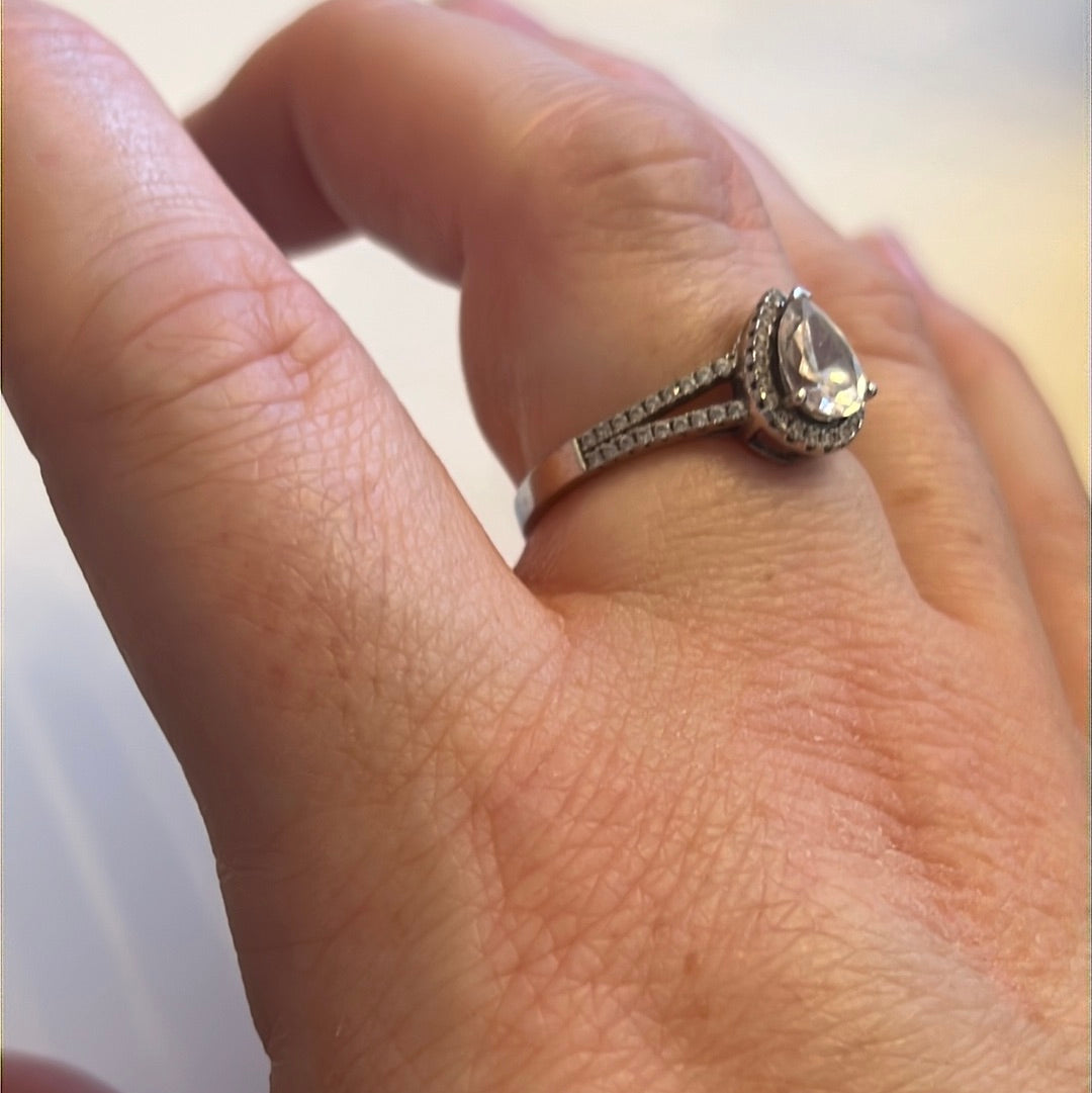 Sterling Silver Ring CZ Teardrop Ring Size 58 Small DEFECT