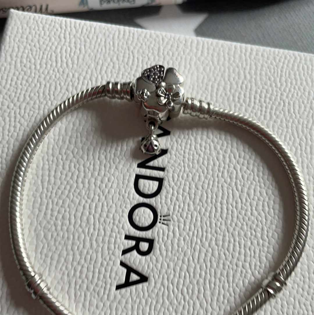 Pandora Poetic Wild Flower Meadow Clasp With Purple Ladybird Dangle Snake Chain Moments Bracelet 19cm