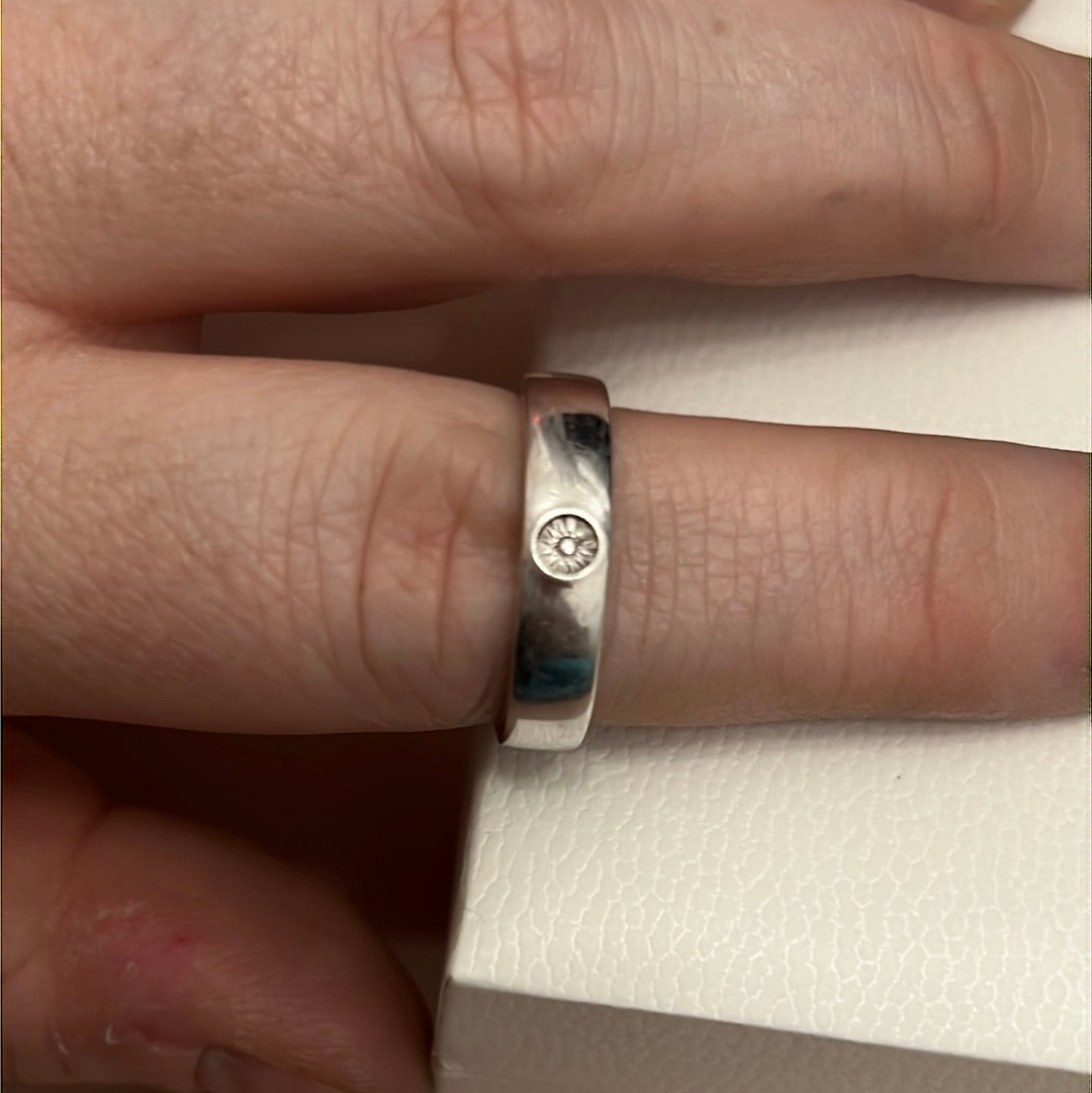Sterling Silver Plain Thick Band Ring Size 54 Small Stone