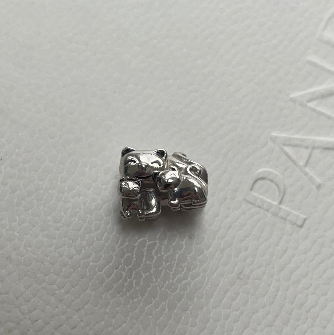 Genuine Chamilia Cat with Kittens Animal Charm