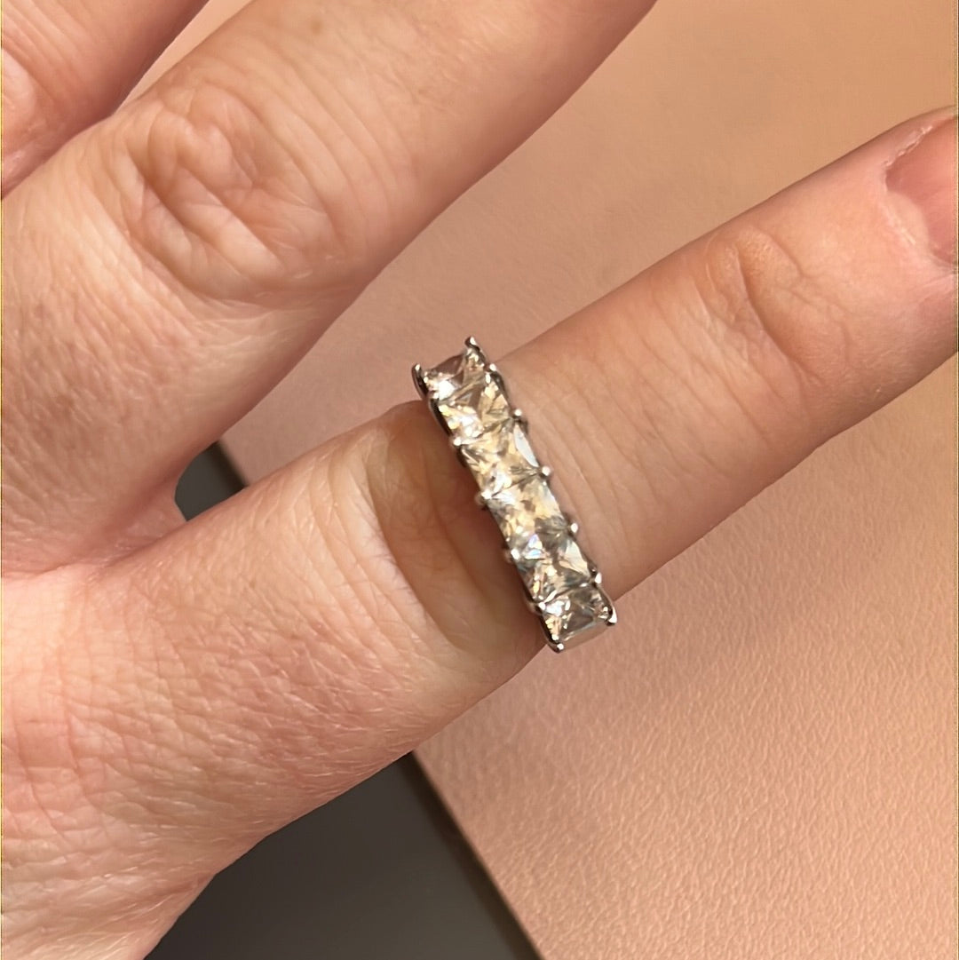 Sterling Silver Ring Beautiful Clear Square Stones 56