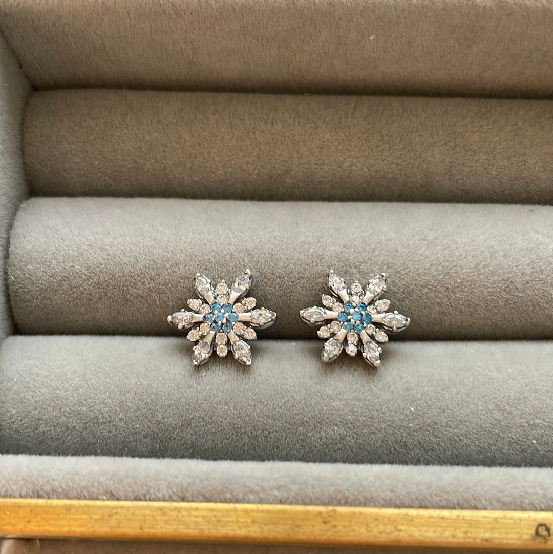 Unbranded Sterling Silver Blue Frozen Snowflake Winter Studs Earrings