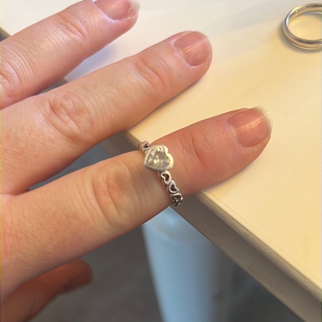 Genuine SPINNING Sterling Silver CZ Heart with Openwork Edge Ring 48