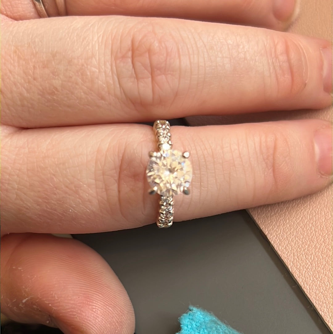 Sterling Silver Ring Beautiful Raised Clear Circle CZ With Clear Square Stoned Band 56