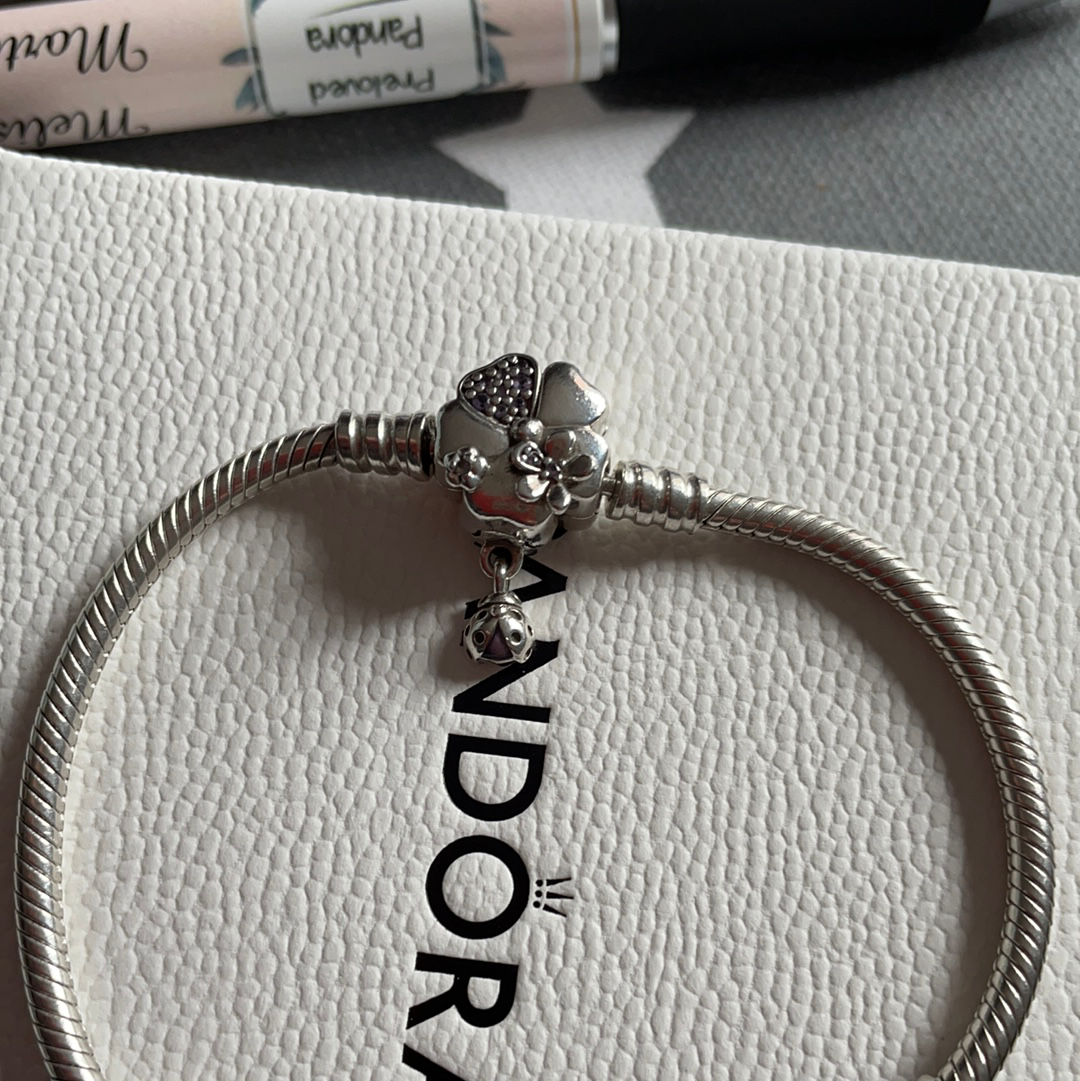 Pandora Poetic Wild Flower Meadow Clasp With Purple Ladybird Dangle Snake Chain Moments Bracelet 19cm