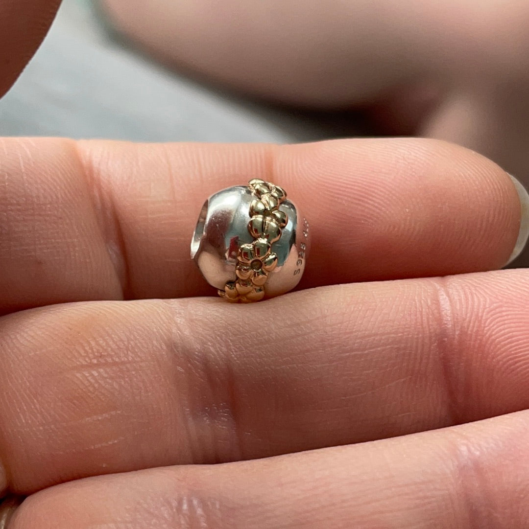 Genuine Pandora Two Tone RARE HTF Flower Line Daisy Charm