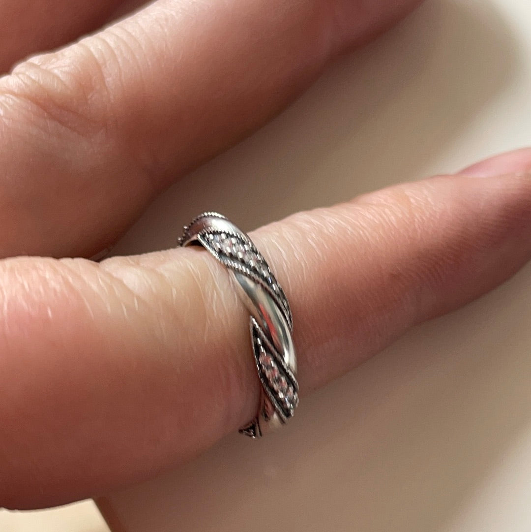 Genuine Pandora Swirl Pave Retired Band Ring 56