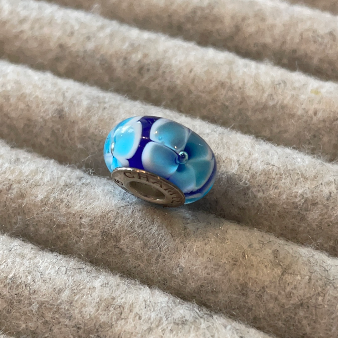 Genuine Chamilia murano - Blue flowers