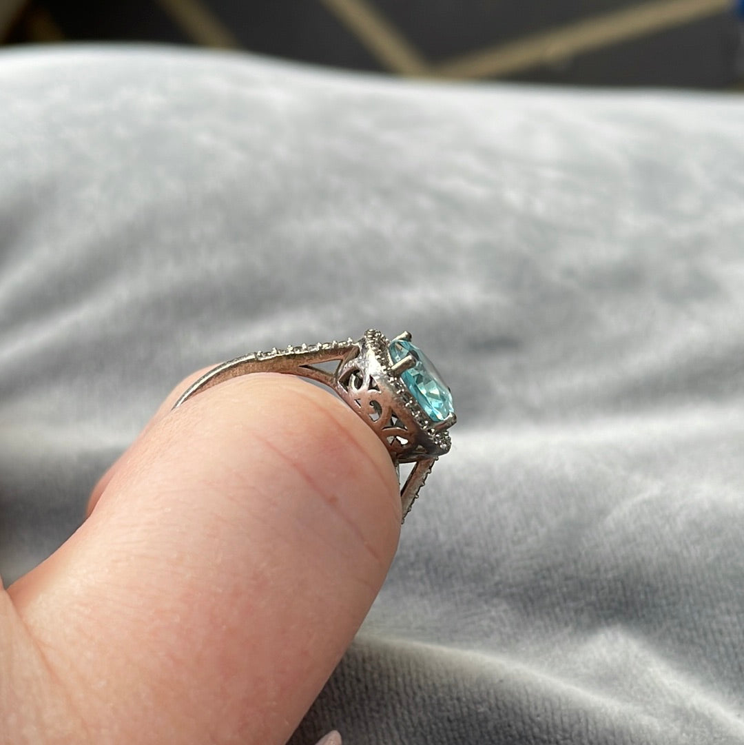 Tresor Paris Beautiful Blue Oval Pave Ring 55