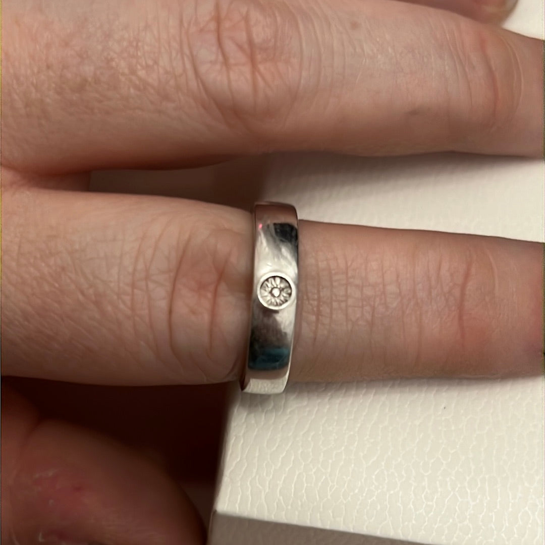Sterling Silver Plain Thick Band Ring Size 54 Small Stone