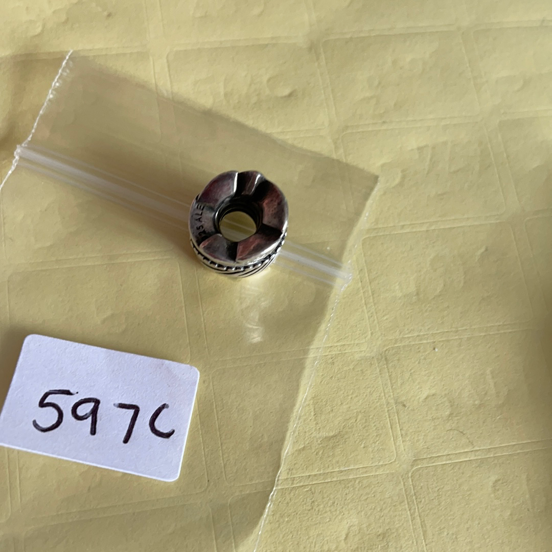 Genuine Pandora Twisted Feather/ Dotted Leaf Large Charm Ball