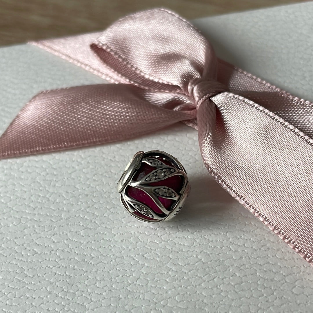 Genuine Pandora Cerise Faceted Murano Encased in Nature Leaf Pave Leaves Glass Silver Charm
