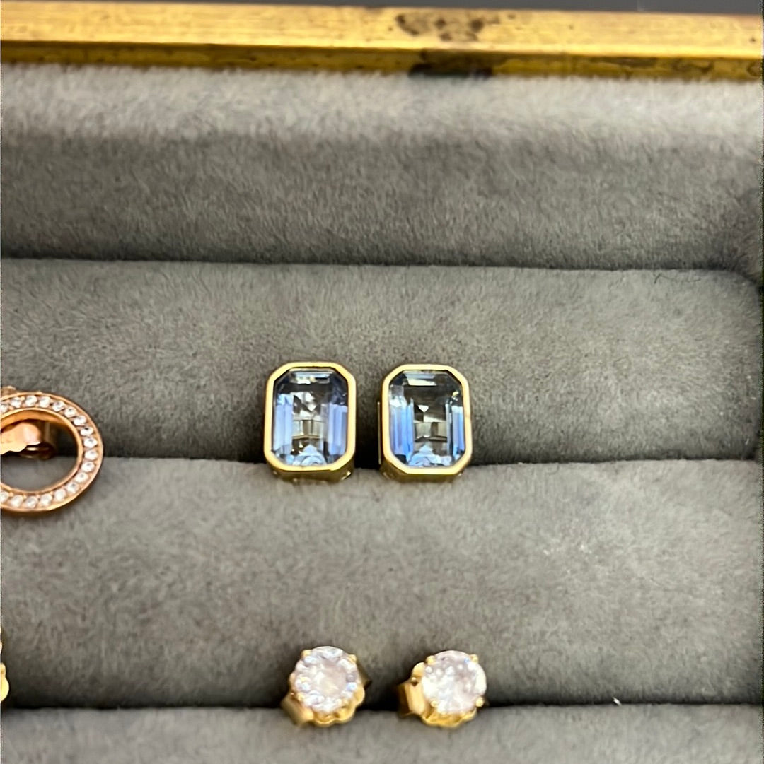 Sterling Silver Gold Plated Earrings Vivid Blue Stone Beautiful