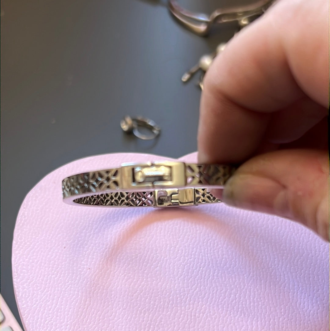 Fossil Steel Beautiful Openwork Bangle 18cm Hinged