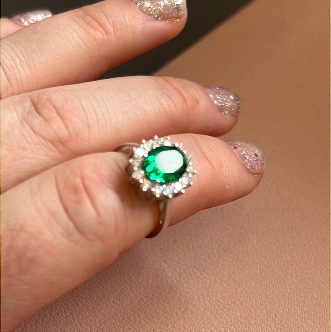 Unbranded But Beautiful Green Pave Stone Ring 52