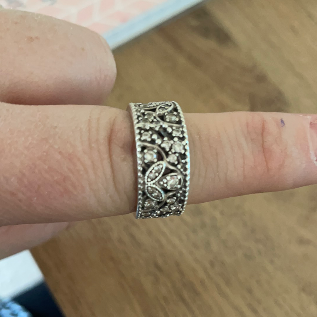 Genuine Pandora Clear Shimmering Leaves  BEAUTIFUL Ring Size 58 Sparkly HTF