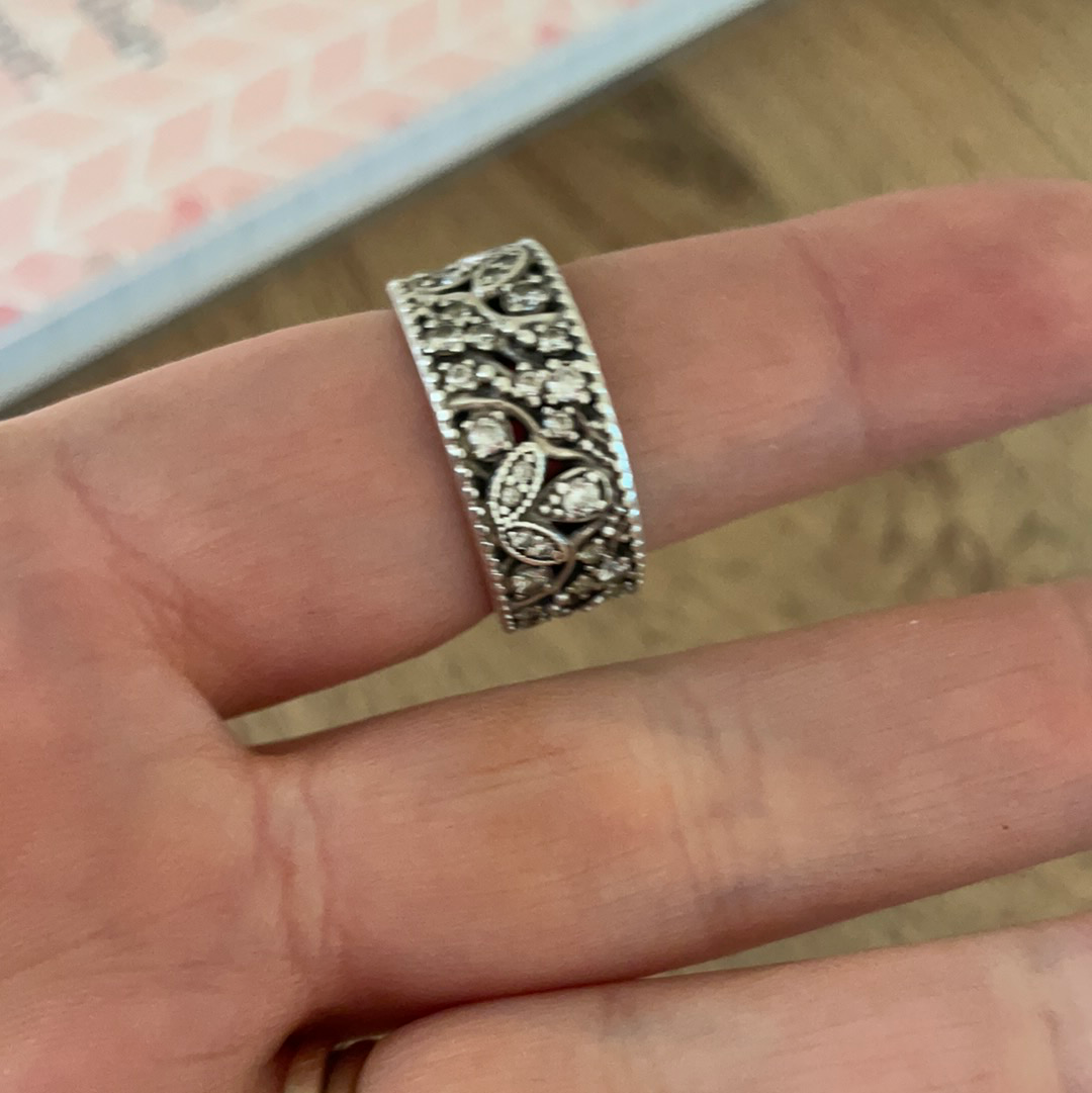 Genuine Pandora Clear Shimmering Leaves  BEAUTIFUL Ring Size 58 Sparkly HTF