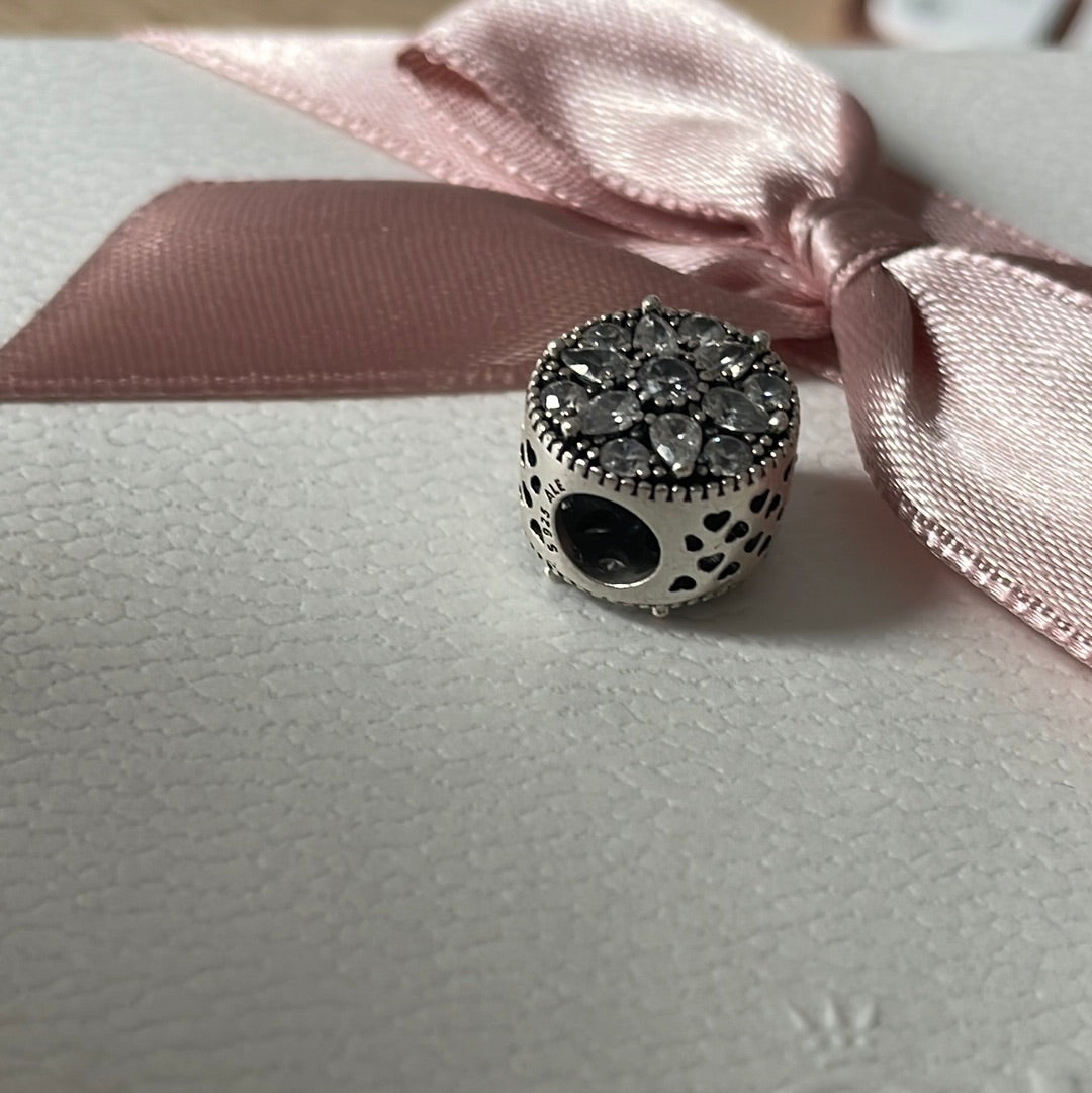 Genuine Pandora Pave Clear Flower Radiant Hearts Ball