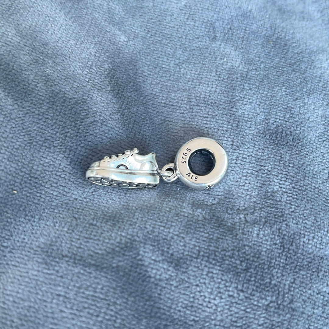 Genuine Pandora New Style Sneaker Trainer Converse Dangle Teen Charm With Hearts on Sole