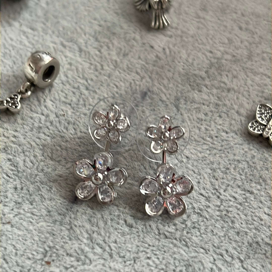 Brand New Sterling Silver Posts 2 Daisy Dangle Flower Earrings Beautiful!