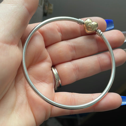 Genuine Pandora Moments Shine Heart Clasp Bangle 19cm