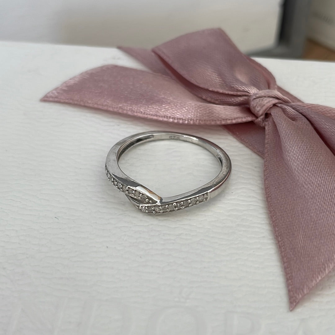 Sterling Silver Dainty CZ Cross Over Band Ring Size 54