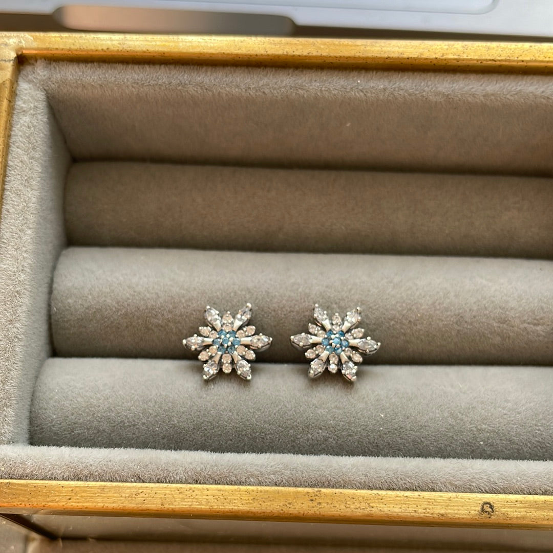 Unbranded Sterling Silver Blue Frozen Snowflake Winter Studs Earrings