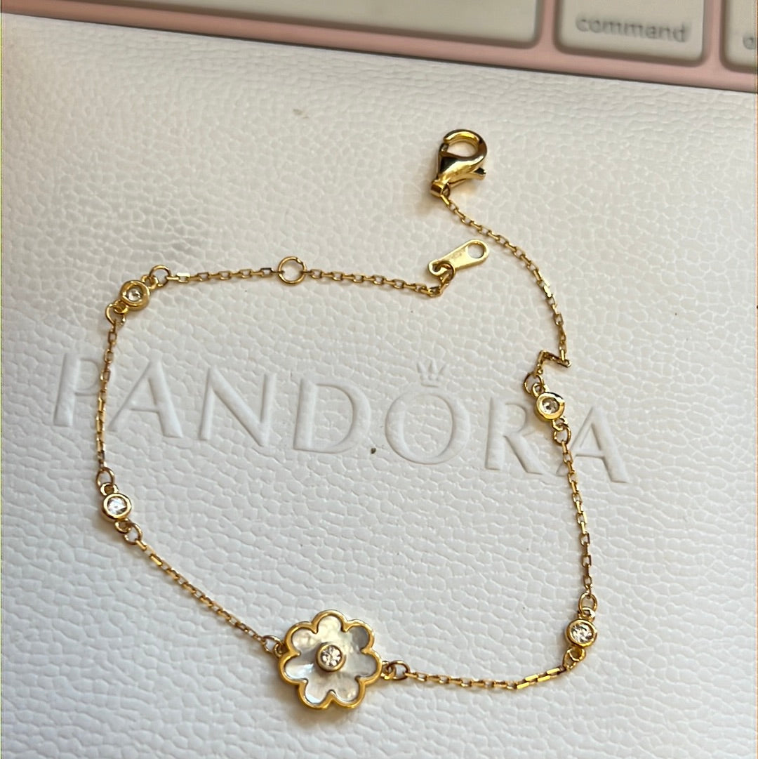 Brand New Sterling Silver Gold Plated Mother of Pearl Inlay Daisy CZ Bracelet 19cm