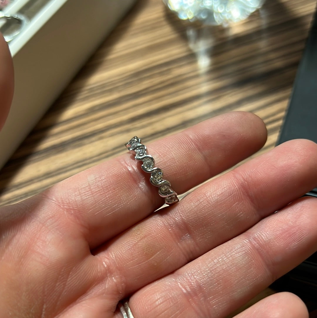 Sterling Silver Ring CZ Wave Ring Size 54