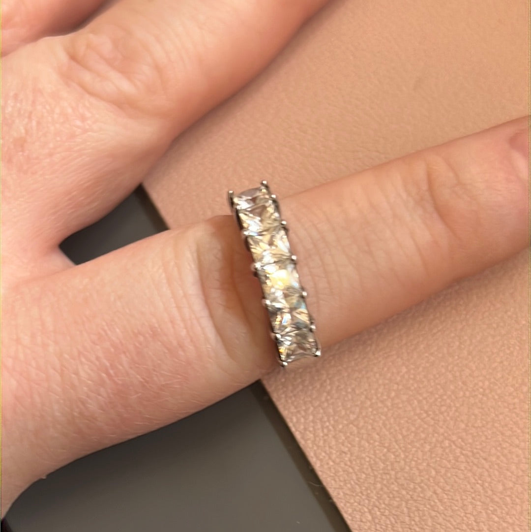 Sterling Silver Ring Beautiful Clear Square Stones 56