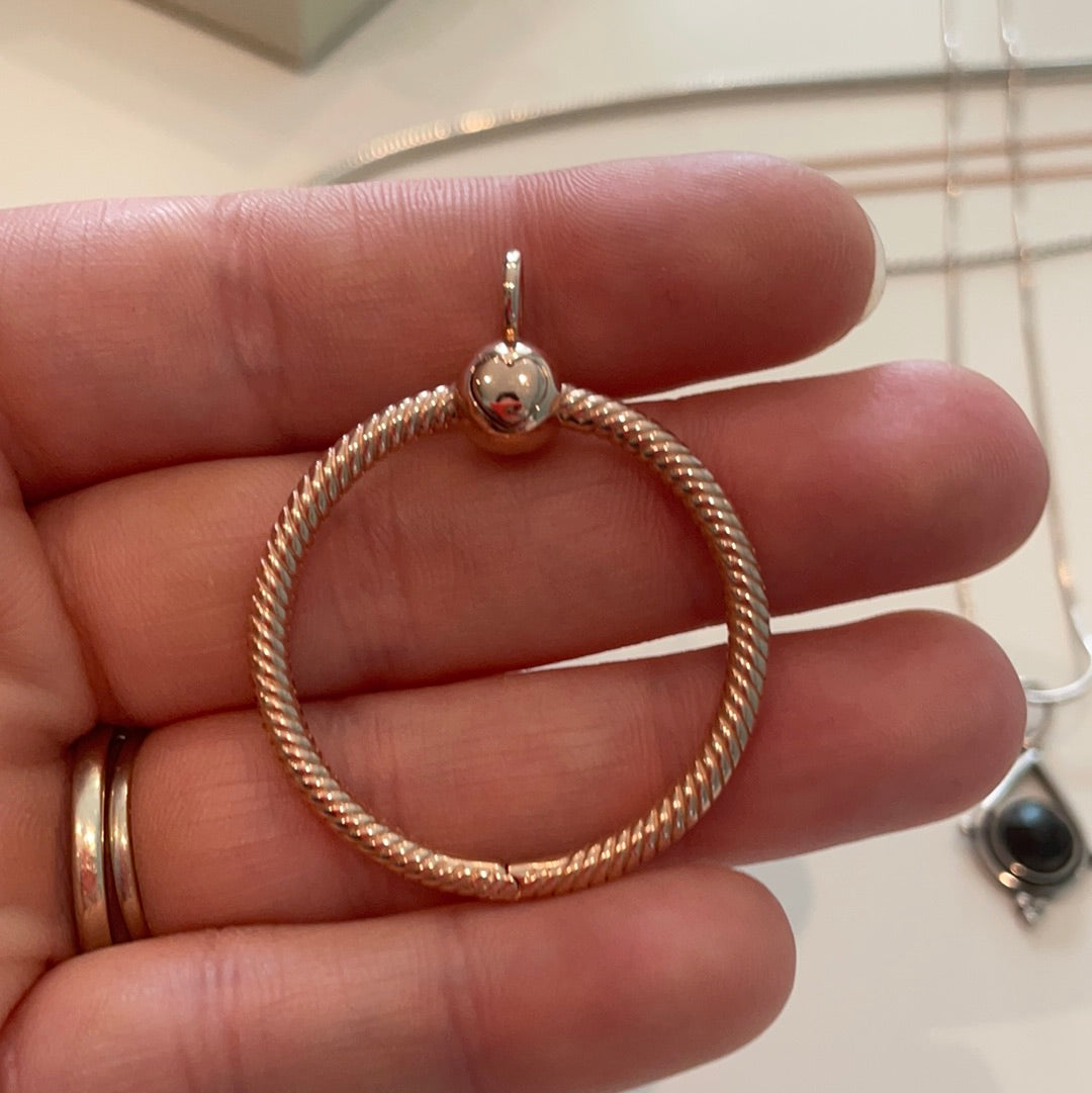 Genuine Pandora Rose Gold Medium/ Small O Pendant BN