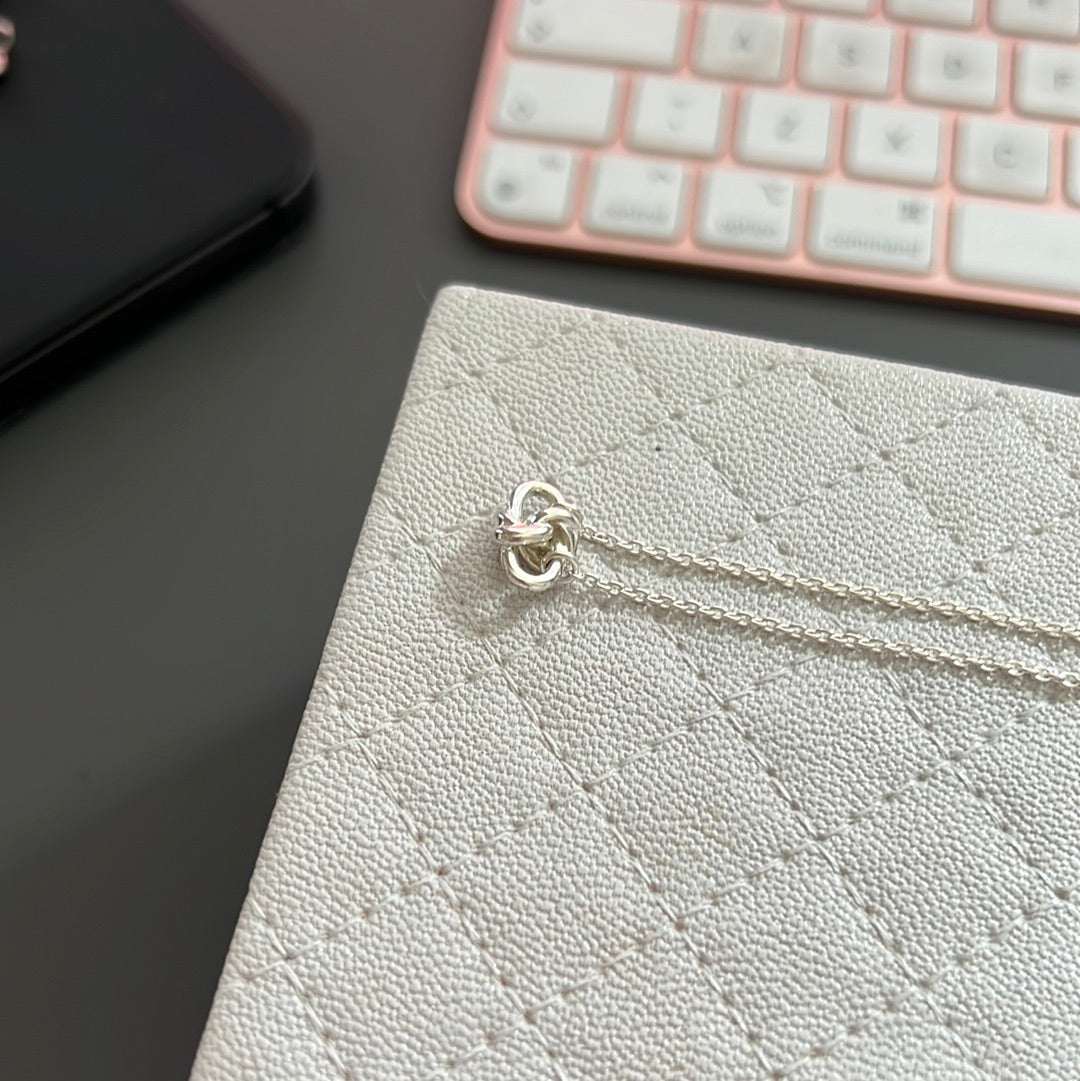 Genuine Links of London Petite Knot Brand New Necklace