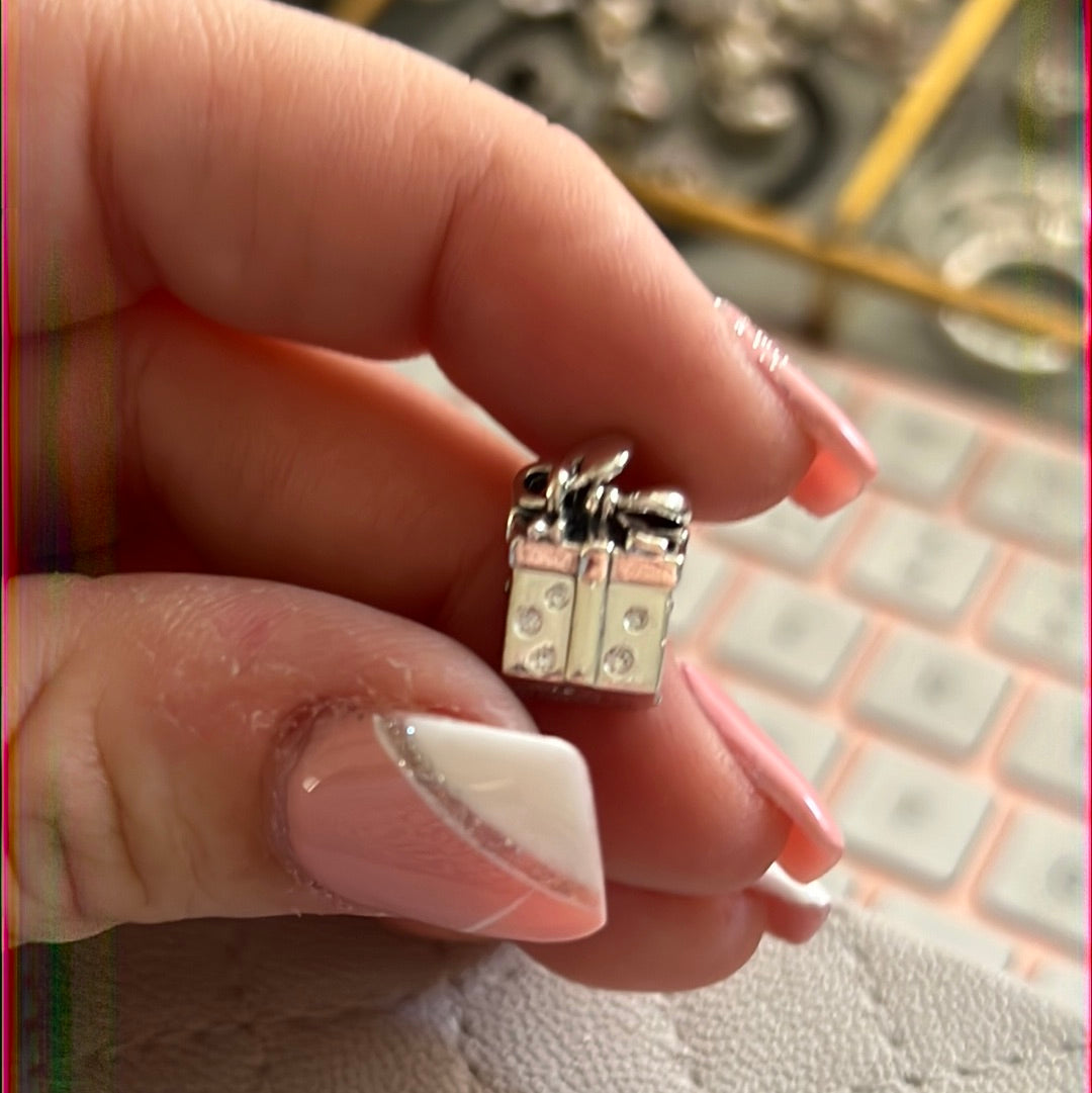 Genuine Pandora Christmas Enamel Santa in a Pave Present Brand New