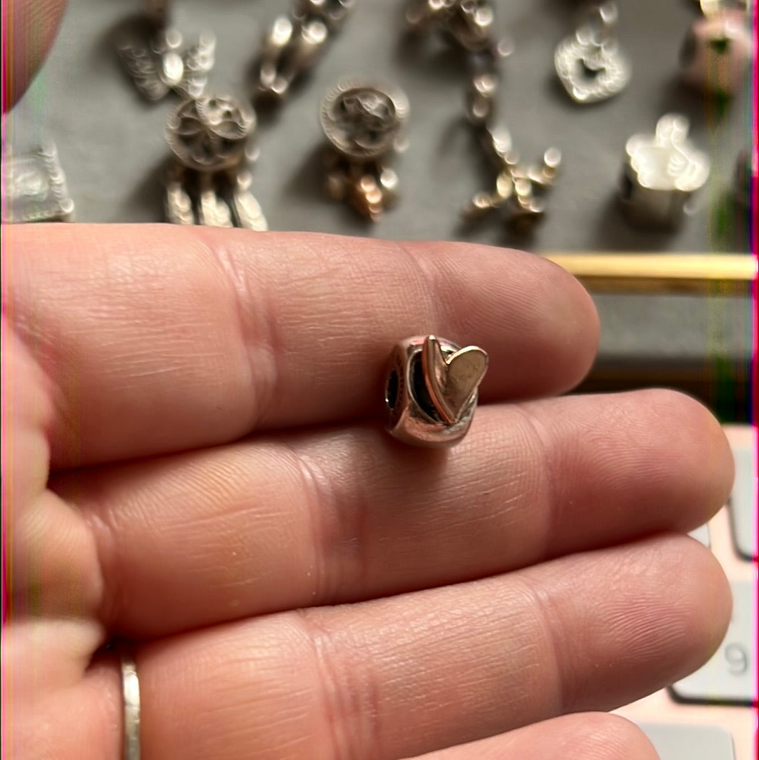 Genuine Pandora Rose Gold Free Hand Heart Clips x1