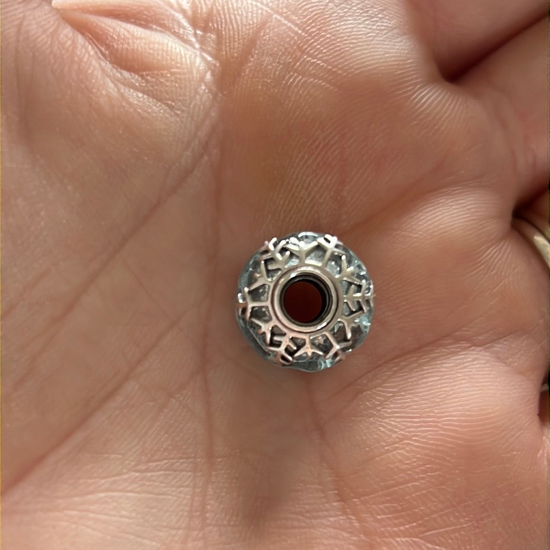 Genuine Pandora New Winter Snowflake Glass Shimmer Murano Charm