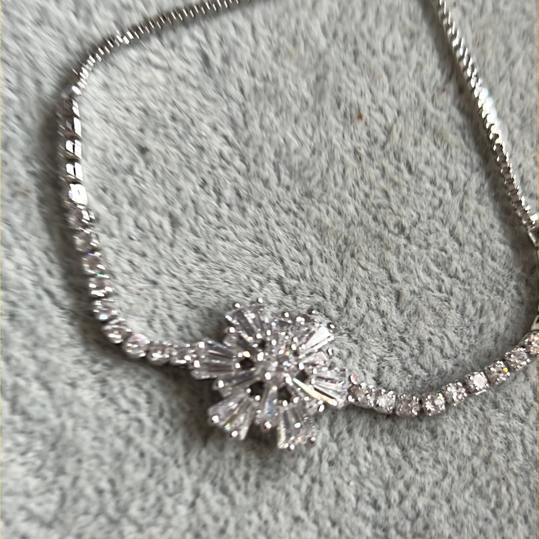 Brand New Sterling Silver Plated Flower CZ Slider Bracelet Adjustable