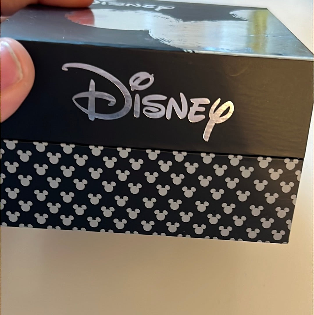 Brand New Disney Large Mickey Mouse Watch Beautiful!