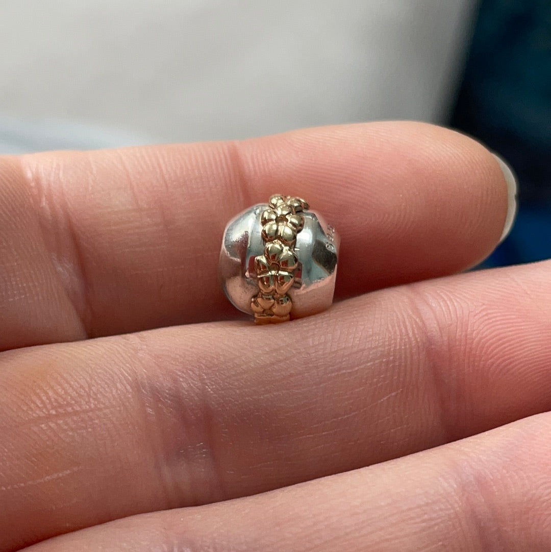 Genuine Pandora Two Tone RARE HTF Flower Line Daisy Charm
