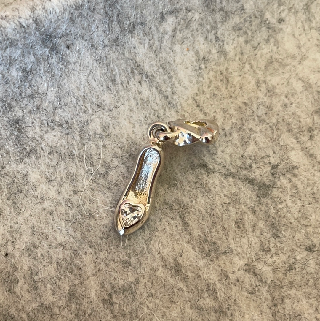 Genuine Chamilia Disney Princess Shoe with CZ Heart Dangle Cinderella Charm