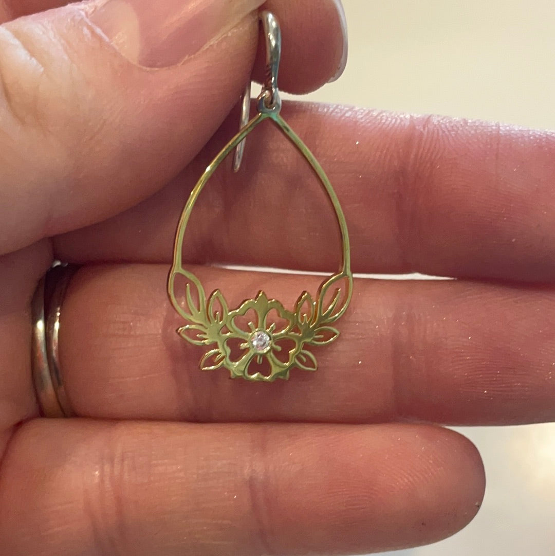 Chamilia Brand New in Box Gold Plated Hibiscus Dangle Earrings