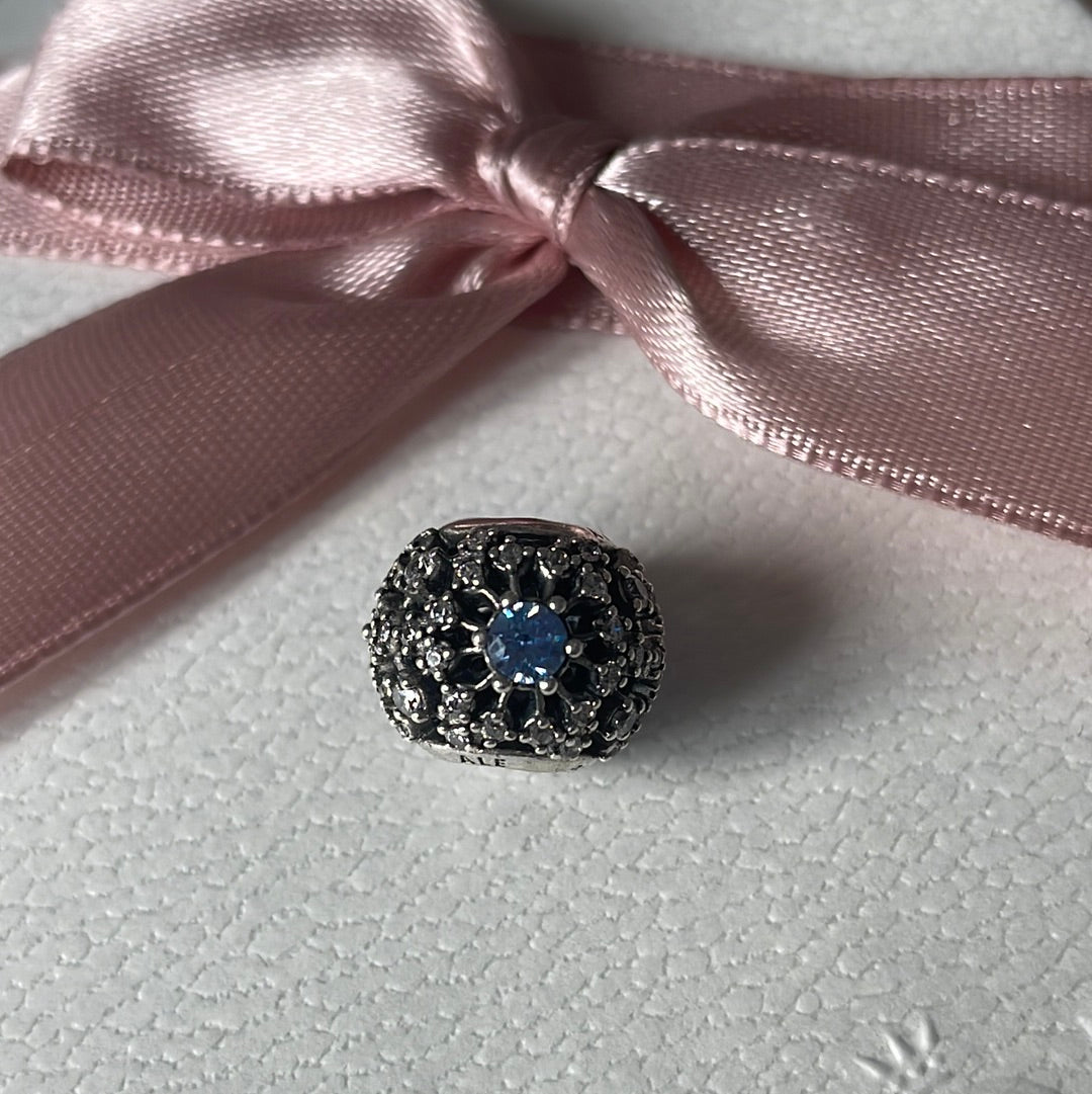 Genuine Pandora Disney Cinderella Wish Pave Sparkle Snowflake Blue and Clear Charm Large