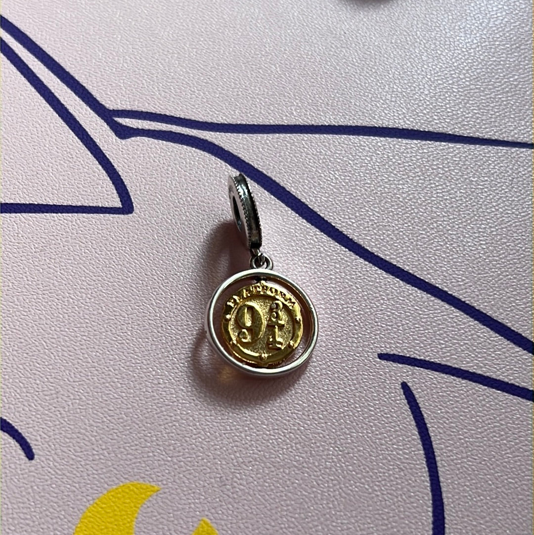Genuine Pandora Harry Potter Shine Gold Platform 9 3/4 Dangle Charm