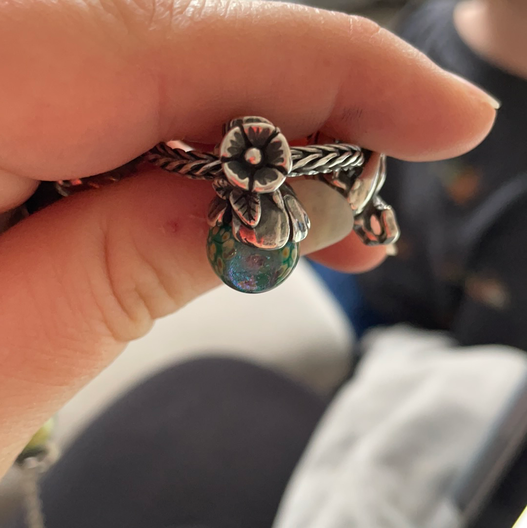 Genuine Trollbeads Forget Me Knot with Bud Charm