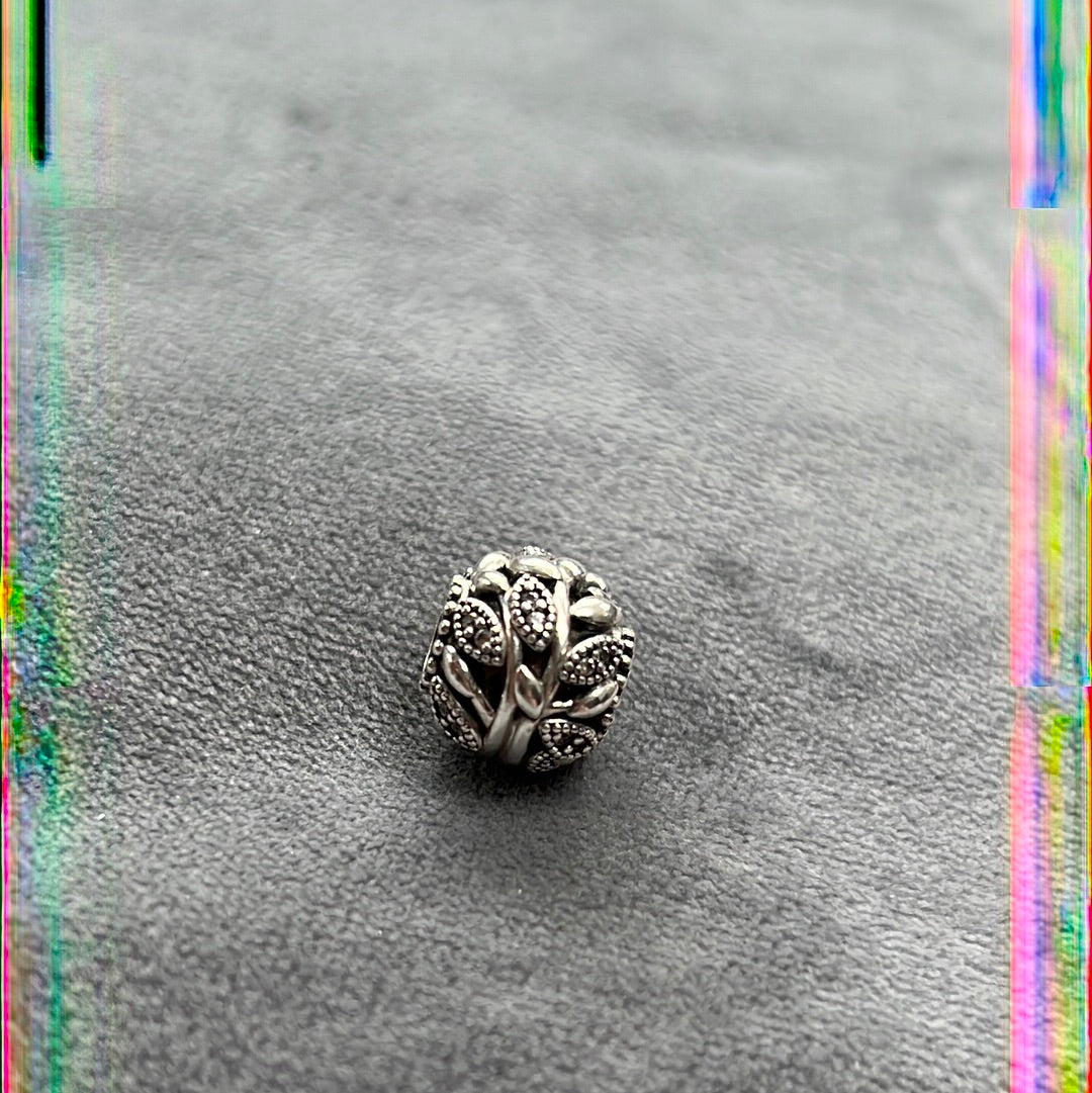 Genuine Pandora Sparkling Leaves Tree Heart Pave Leaf Openwork Charm